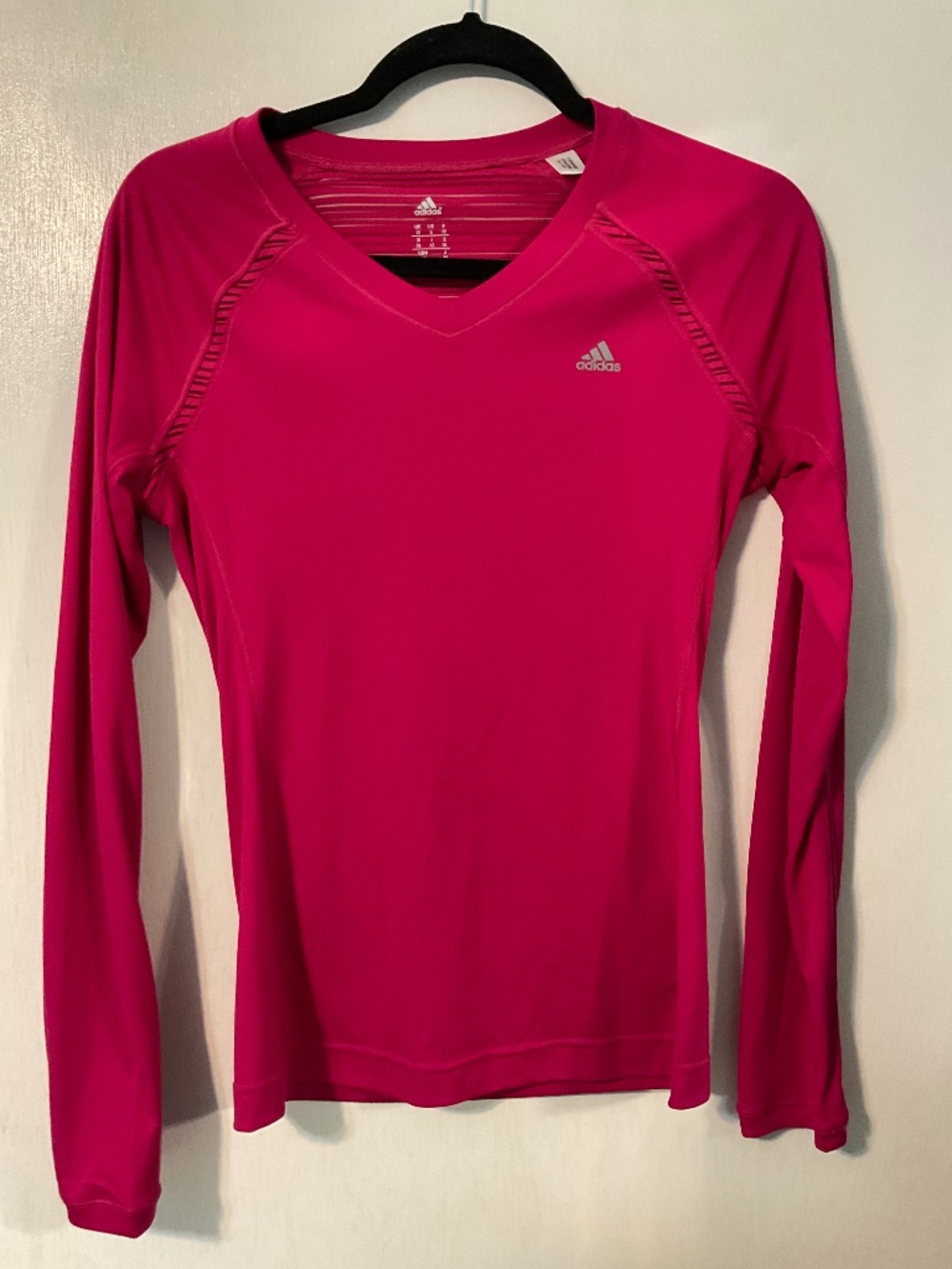 Adidas athletic top